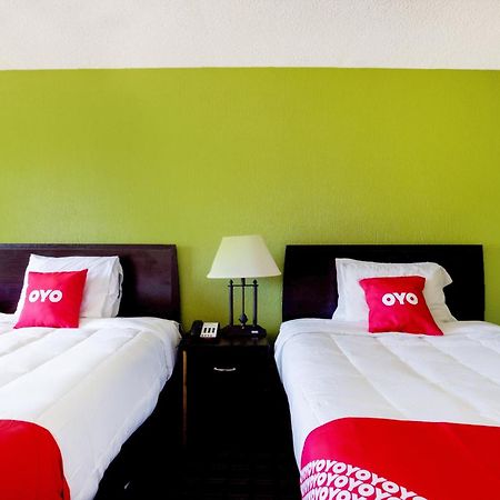 Oyo Hotel Pensacola I-10 & Hwy 29 Ferry Pass エクステリア 写真