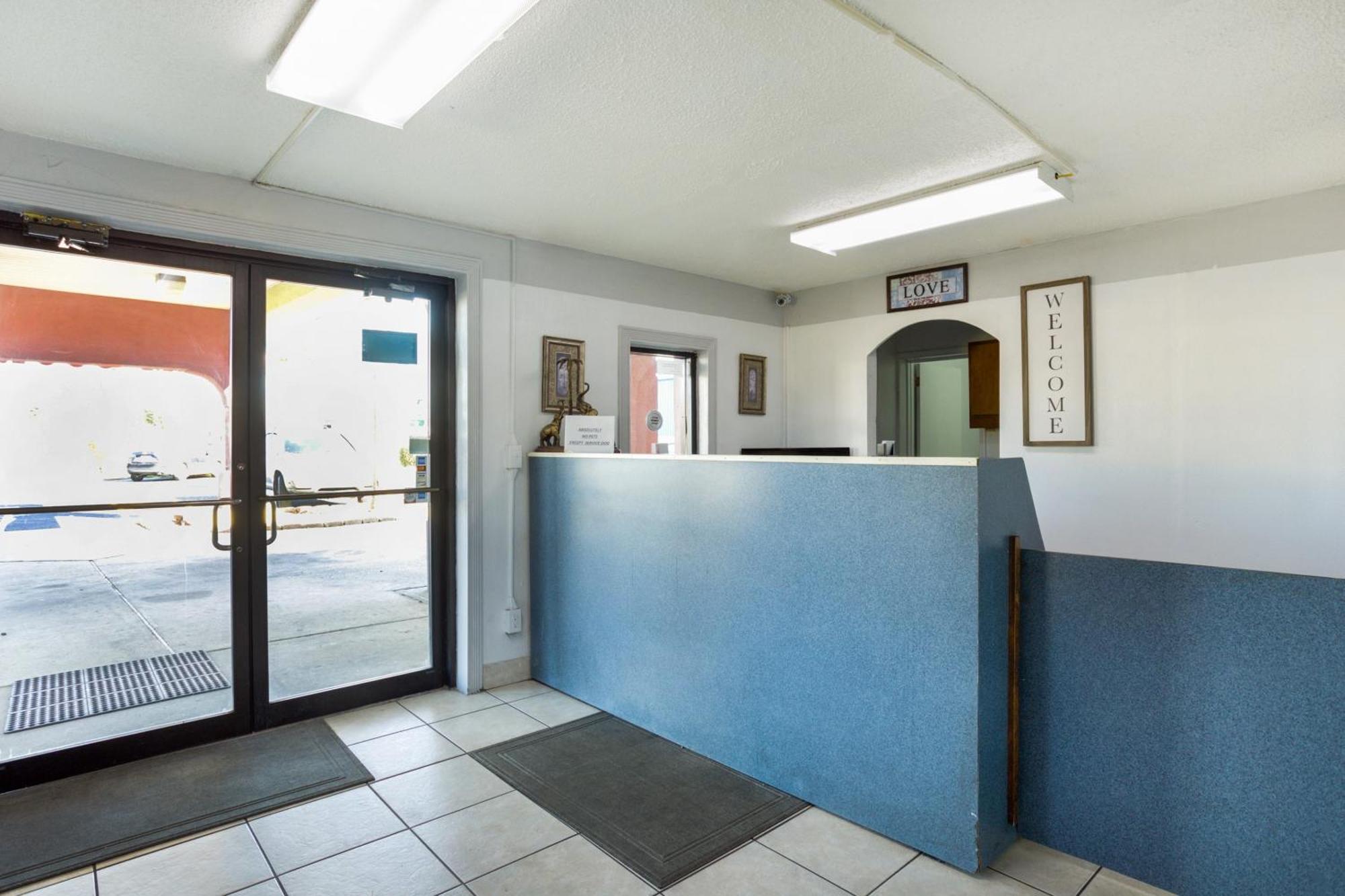 Oyo Hotel Pensacola I-10 & Hwy 29 Ferry Pass エクステリア 写真