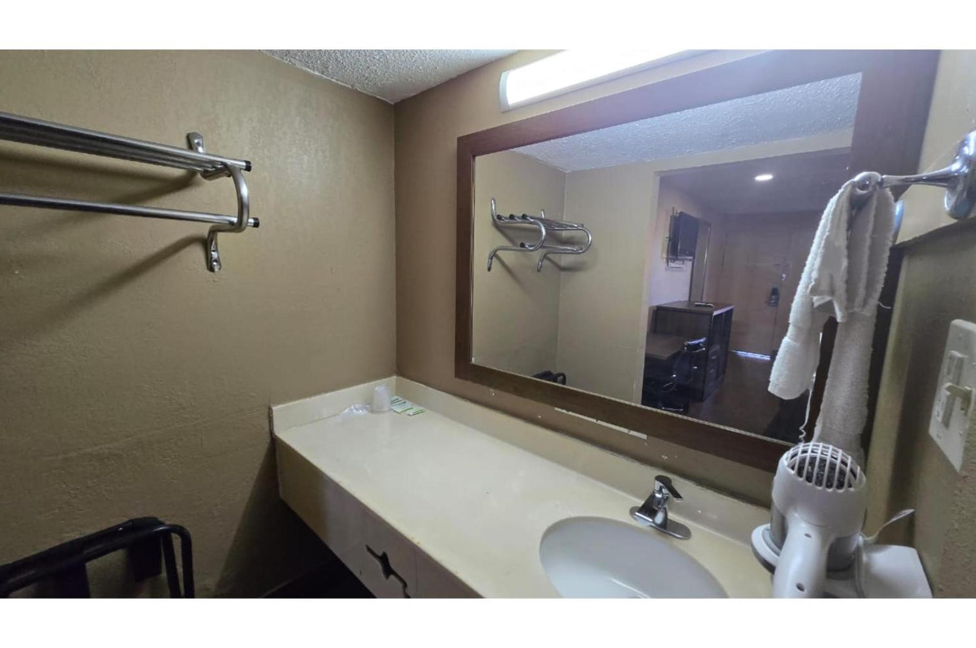 Oyo Hotel Pensacola I-10 & Hwy 29 Ferry Pass エクステリア 写真